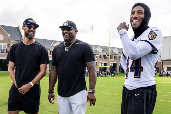 Michael Phelps Teaches Ravens to Swim