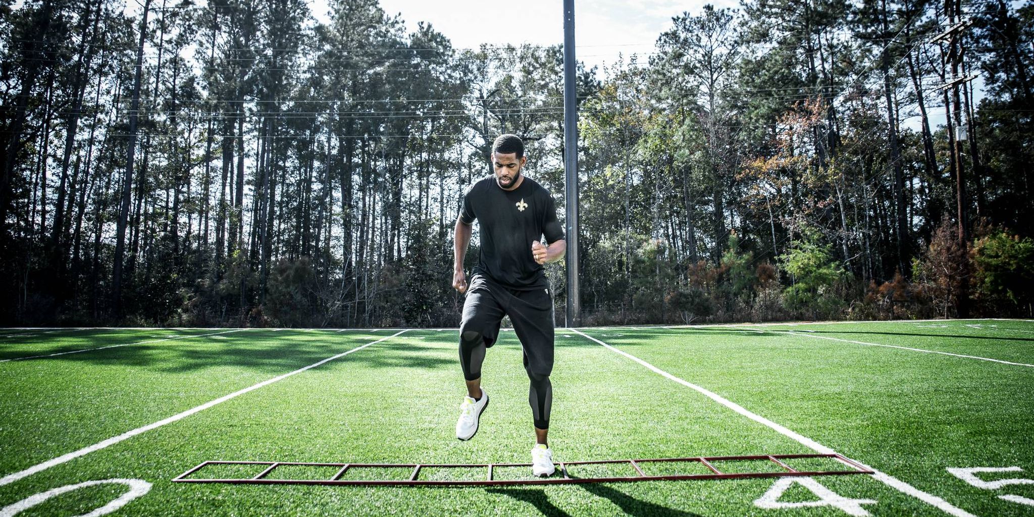 Marques Colston doing football drills