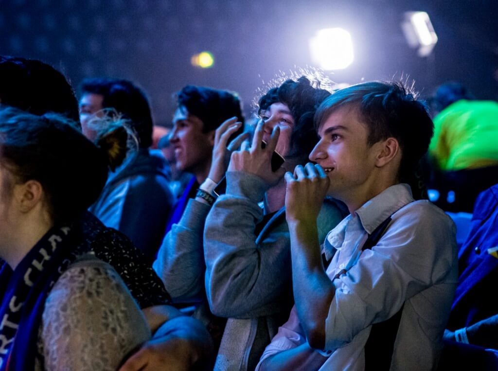 Picture of audience reacting